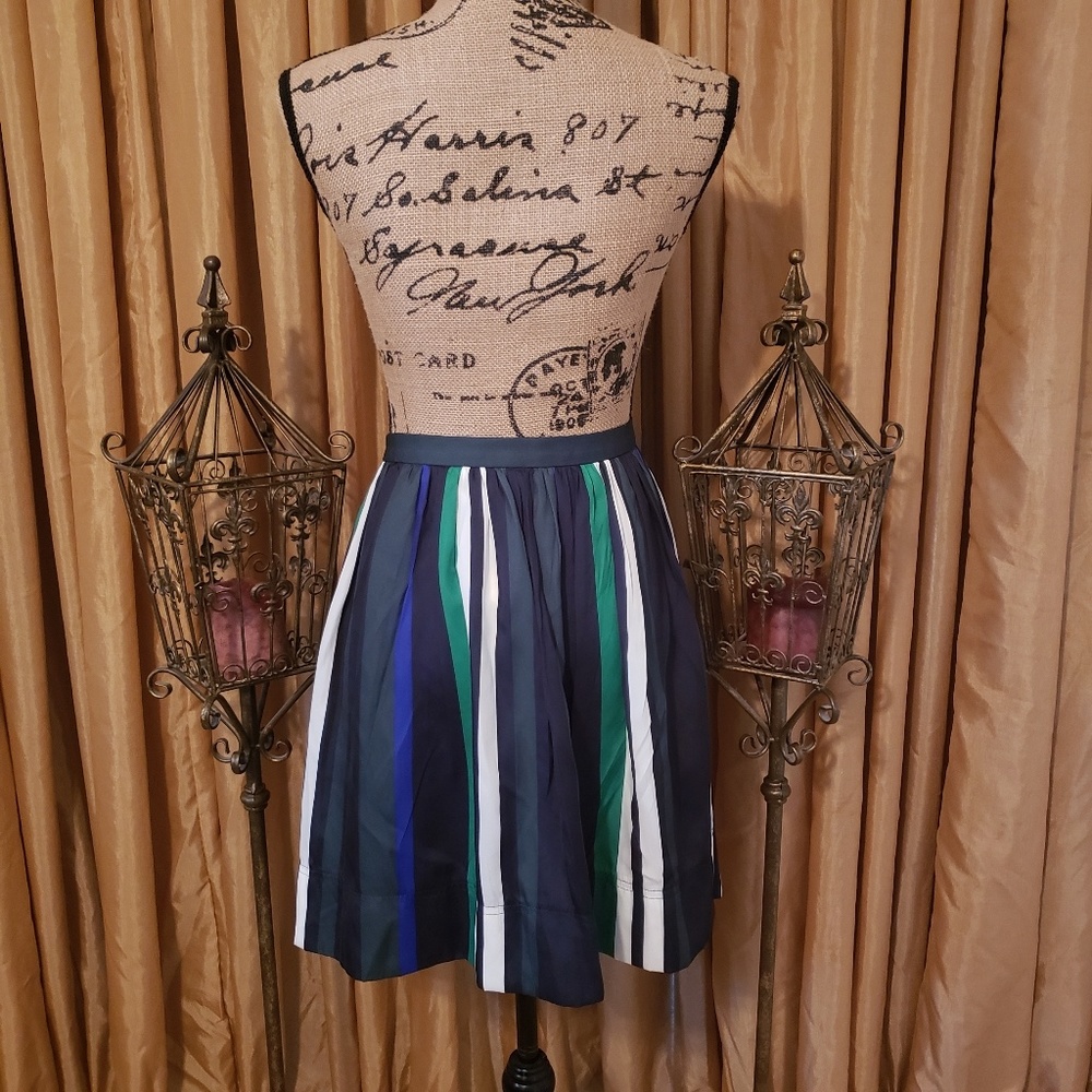 NWT BANANA REPUBLIC Striped Pleated Skirt